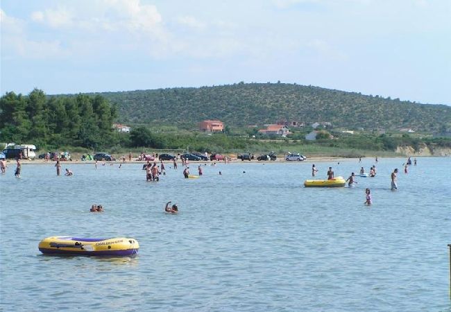 Appartement à Ljubac - Appartement dans Ljubač avec vue mer, Balcon, Climatisation, WIFI (809-2) Appartement à Ljubac - Appartement dans Ljubač avec vue mer, Balcon, Climatisation, WIFI (809-2)