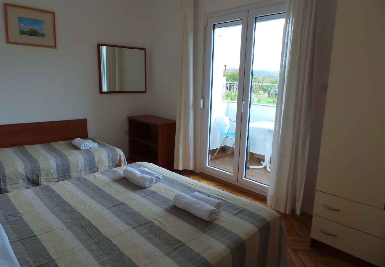 Appartement à Ljubac - Appartement dans Ljubač avec vue mer, Balcon, Climatisation, WIFI (809-2)