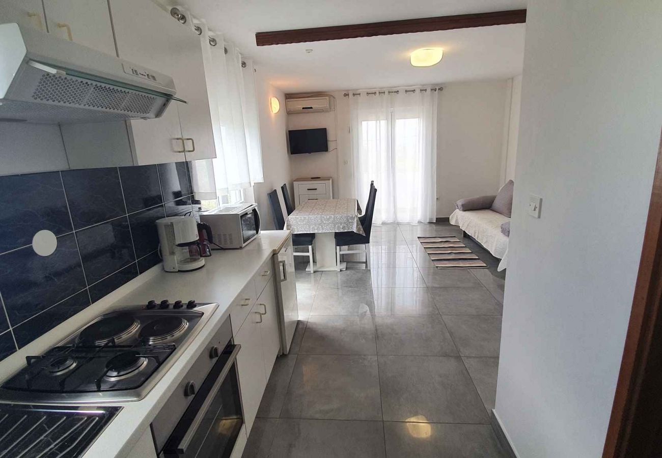 Appartement à Ljubac - Appartement dans Ljubač avec vue mer, Balcon, Climatisation, WIFI (809-3)