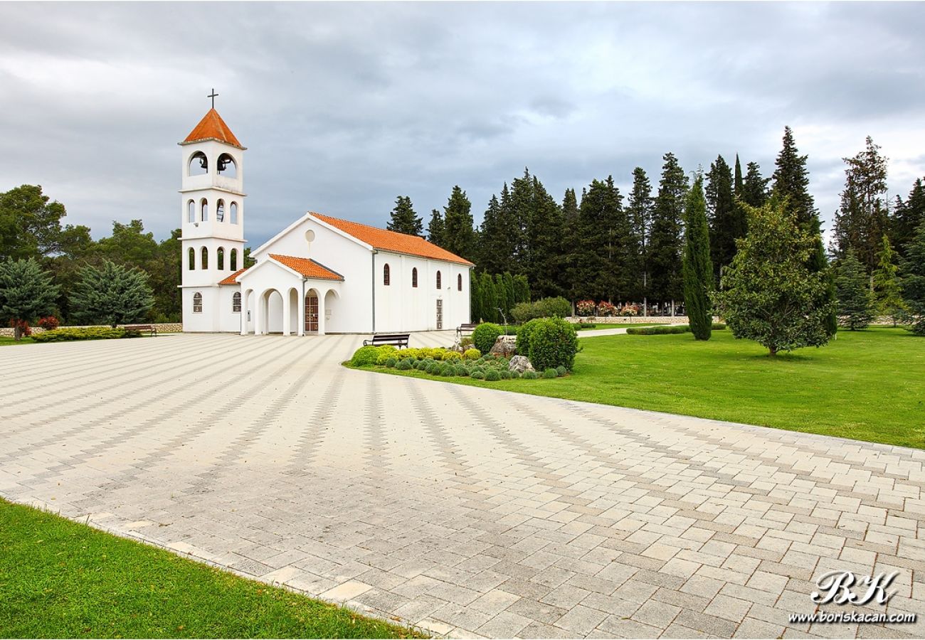 Appartement à Sukošan - Appartement dans Sukošan avec Balcon, Climatisation, WIFI, Machine à laver (5102-1)