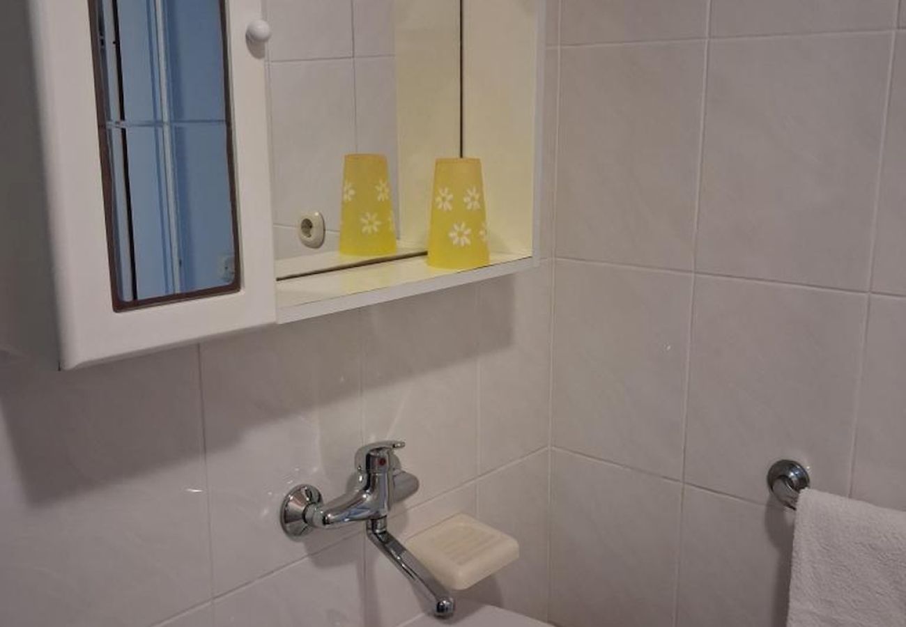 Appartement à Vinišce - Appartement dans Vinišće avec vue mer, Balcon, Climatisation, WIFI (4752-2)