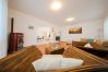 Maison à Ist - Maison de vacances dans Ist avec terrasse, Climatisation, WIFI, Machine à laver (5103-1)