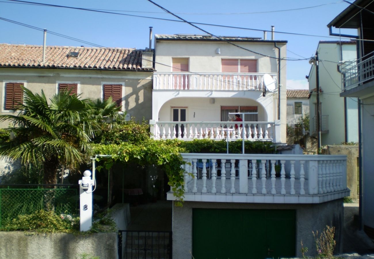 Chambres d'hôtes à Novi Vinodolski - Chambre dans Novi Vinodolski avec vue mer, terrasse, Climatisation, WIFI (3541-1)