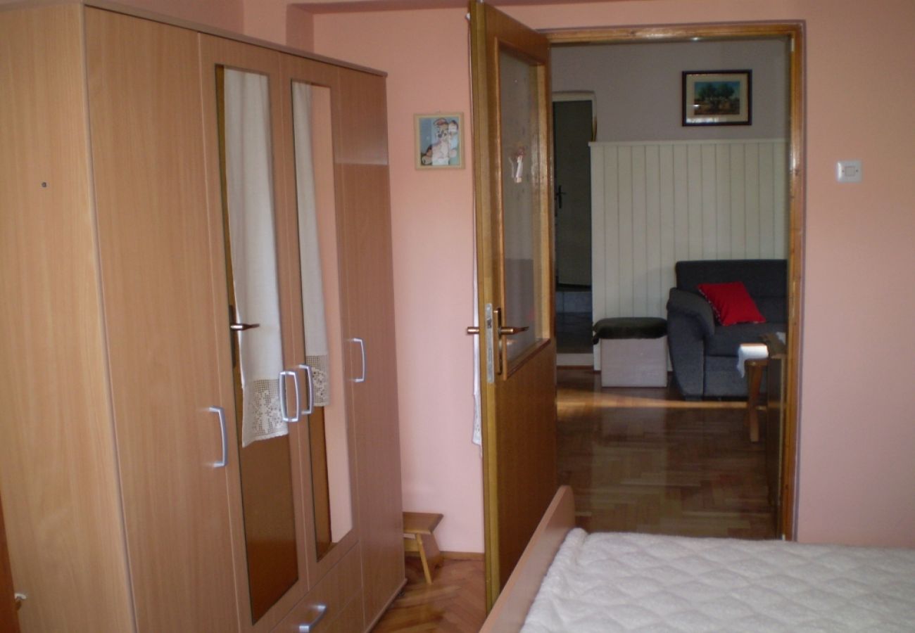 Appartement à Novi Vinodolski - Appartement dans Novi Vinodolski avec Climatisation, WIFI, Machine à laver (3541-4)