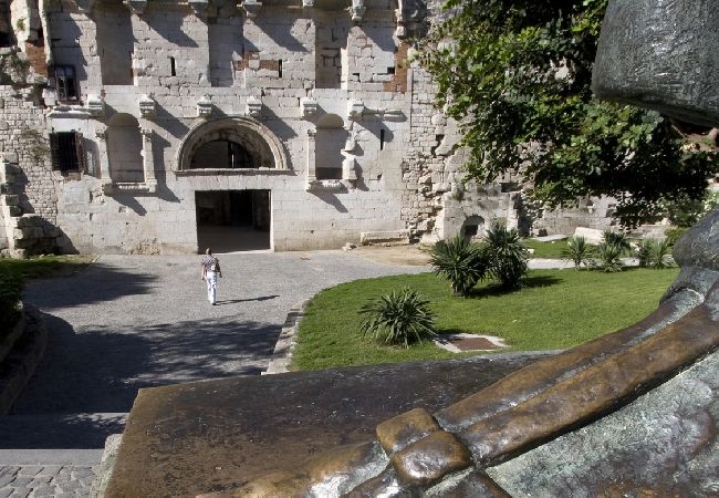 Appartement à Kaštel Novi - Appartement dans Kaštel Novi avec terrasse, Climatisation, WIFI, Machine à laver (5104-1) Appartement à Kaštel Novi - Appartement dans Kaštel Novi avec terrasse, Climatisation, WIFI, Machine à laver (5104-1)