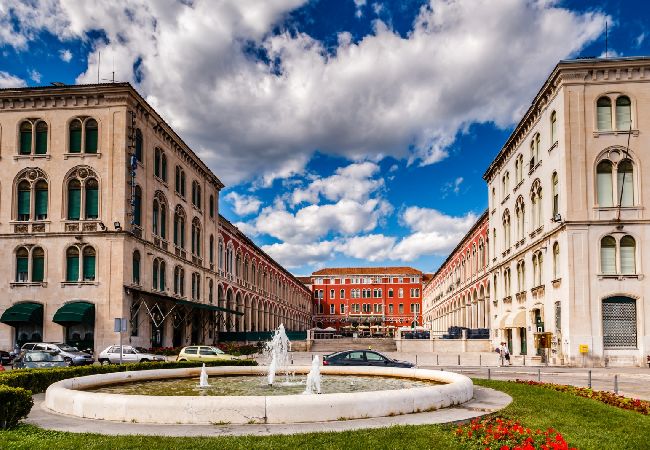 Appartement à Kaštel Novi - Appartement dans Kaštel Novi avec terrasse, Climatisation, WIFI, Machine à laver (5104-2) Appartement à Kaštel Novi - Appartement dans Kaštel Novi avec terrasse, Climatisation, WIFI, Machine à laver (5104-2)