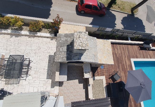 Appartement à Kaštel Lukšic - Appartement dans Kaštel Lukšić avec terrasse, Climatisation, WIFI, Machine à laver (5107-2) Appartement à Kaštel Lukšic - Appartement dans Kaštel Lukšić avec terrasse, Climatisation, WIFI, Machine à laver (5107-2)