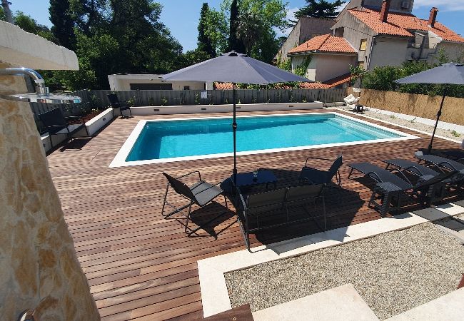 Appartement à Kaštel Lukšic - Appartement dans Kaštel Lukšić avec terrasse, Climatisation, WIFI, Machine à laver (5107-3) Appartement à Kaštel Lukšic - Appartement dans Kaštel Lukšić avec terrasse, Climatisation, WIFI, Machine à laver (5107-3)