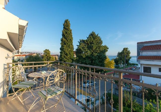 Appartement à Kaštel Novi - Appartement dans Kaštel Novi avec vue mer, Balcon, Climatisation, WIFI (5110-1) Appartement à Kaštel Novi - Appartement dans Kaštel Novi avec vue mer, Balcon, Climatisation, WIFI (5110-1)