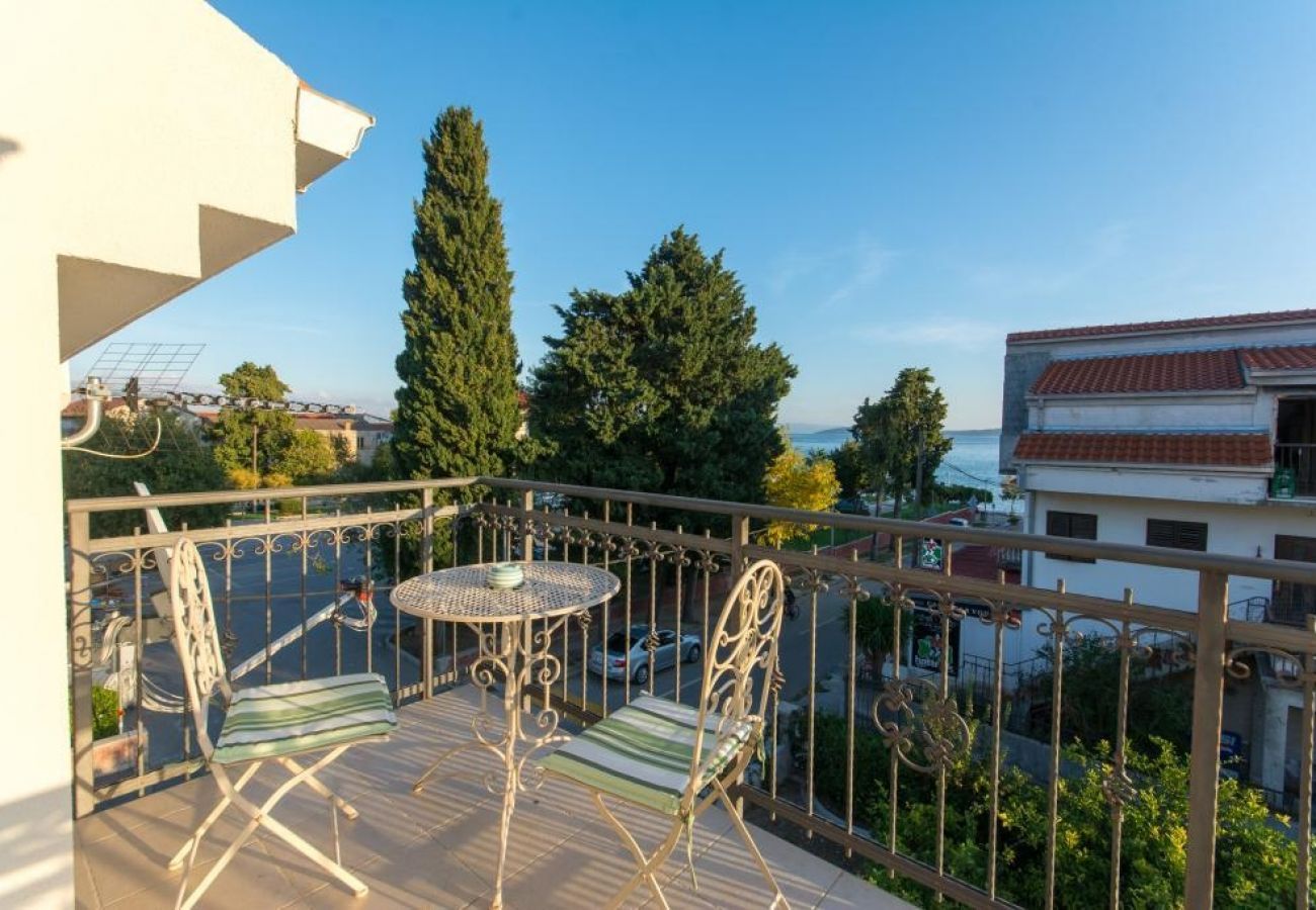 Appartement à Kaštel Novi - Appartement dans Kaštel Novi avec vue mer, Balcon, Climatisation, WIFI (5110-1)