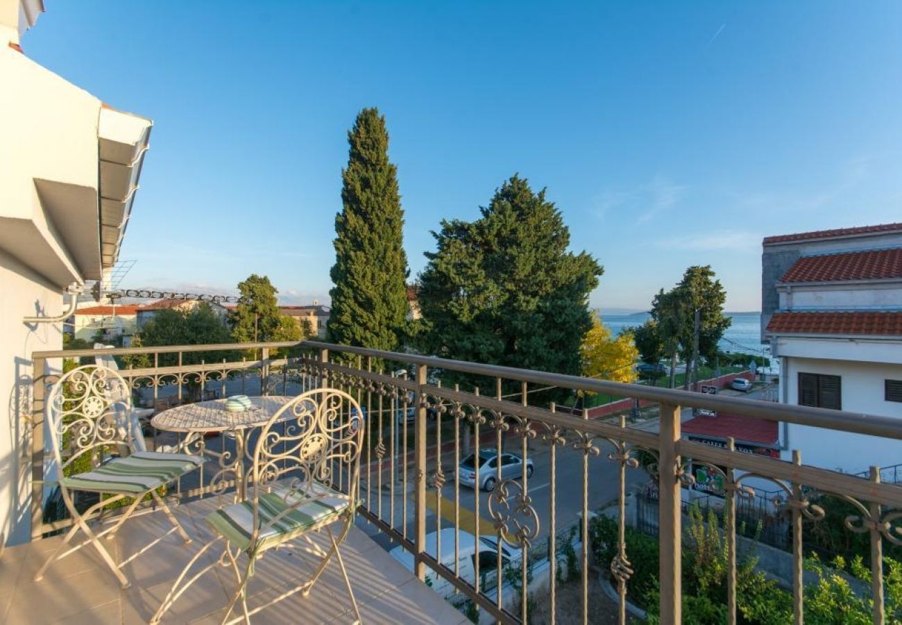 Appartement à Kaštel Novi - Appartement dans Kaštel Novi avec vue mer, Balcon, Climatisation, WIFI (5110-1)