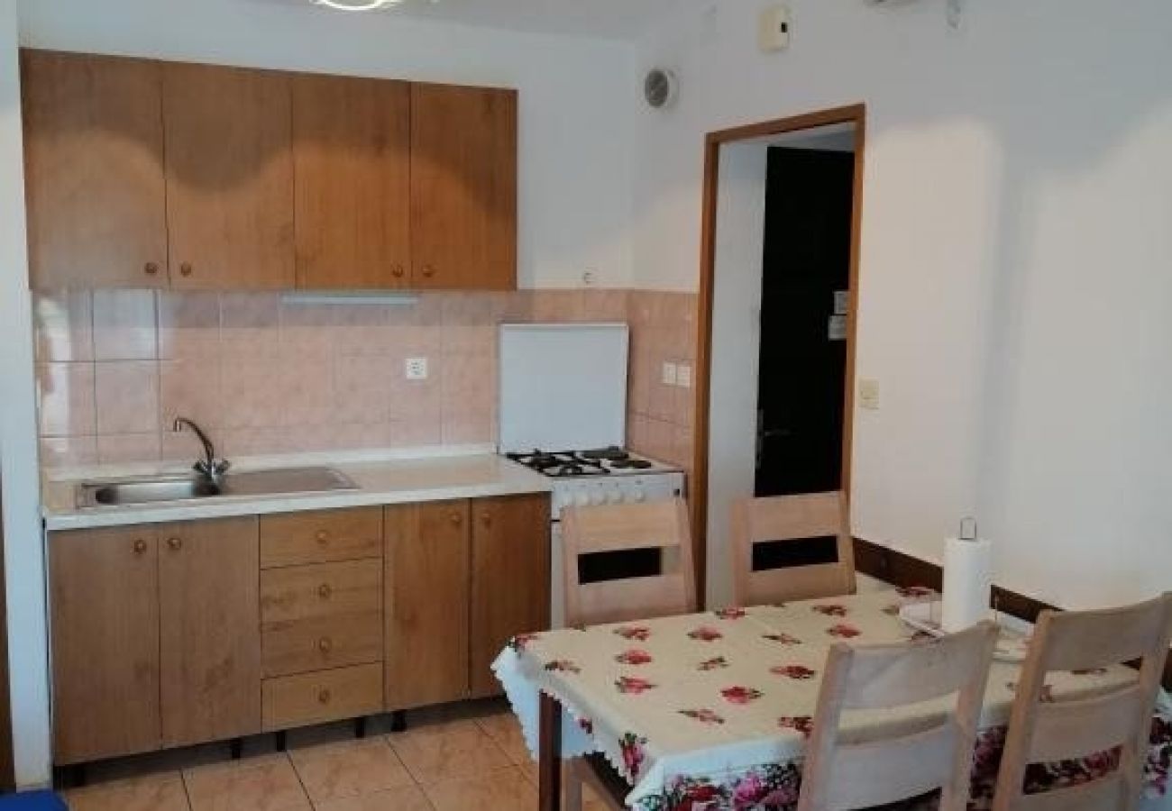 Appartement à Okrug Gornji - Appartement dans Okrug Gornji avec vue mer, Balcon, Climatisation, WIFI (5106-1)