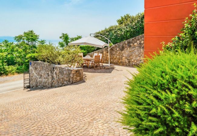 Appartement à Opatija - Appartement dans Opatija avec vue mer, terrasse, Climatisation, WIFI (4812-1) Appartement à Opatija - Appartement dans Opatija avec vue mer, terrasse, Climatisation, WIFI (4812-1)