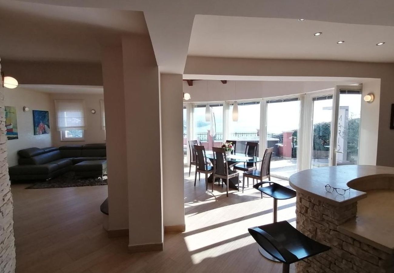 Appartement à Opatija - Appartement dans Opatija avec vue mer, terrasse, Climatisation, WIFI (4812-1)