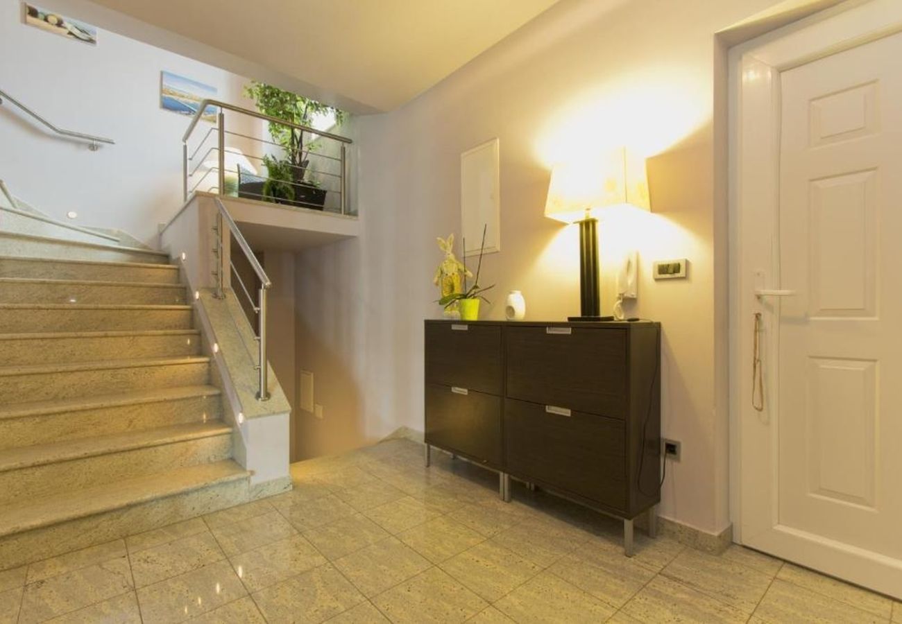 Appartement à Opatija - Appartement dans Opatija avec vue mer, terrasse, Climatisation, WIFI (4812-1)