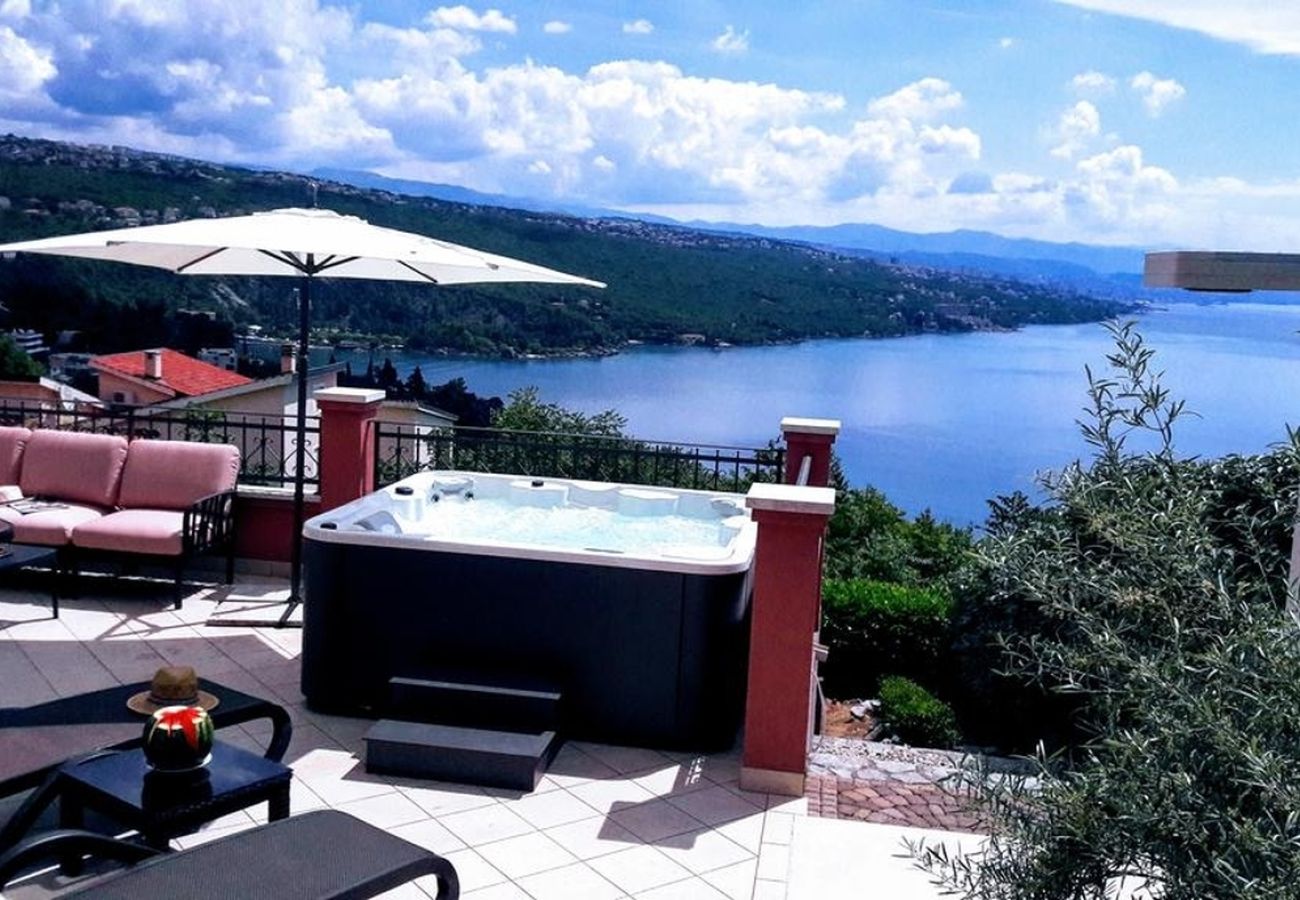 Appartement à Opatija - Appartement dans Opatija avec vue mer, terrasse, Climatisation, WIFI (4812-1)