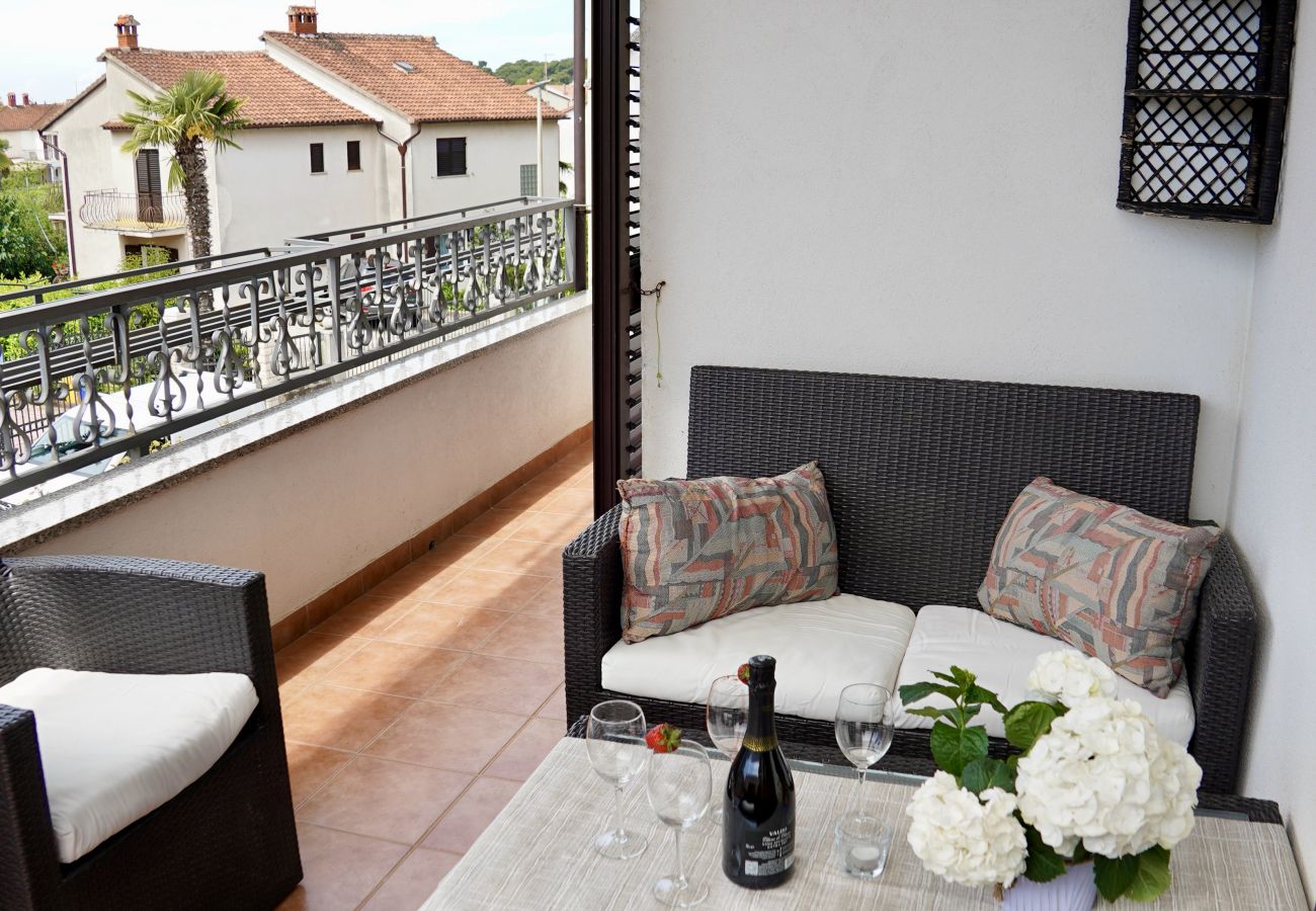 Appartement à Rovinj - Appartement dans Rovinj avec terrasse, Climatisation, WIFI, Machine à laver (3652-4)