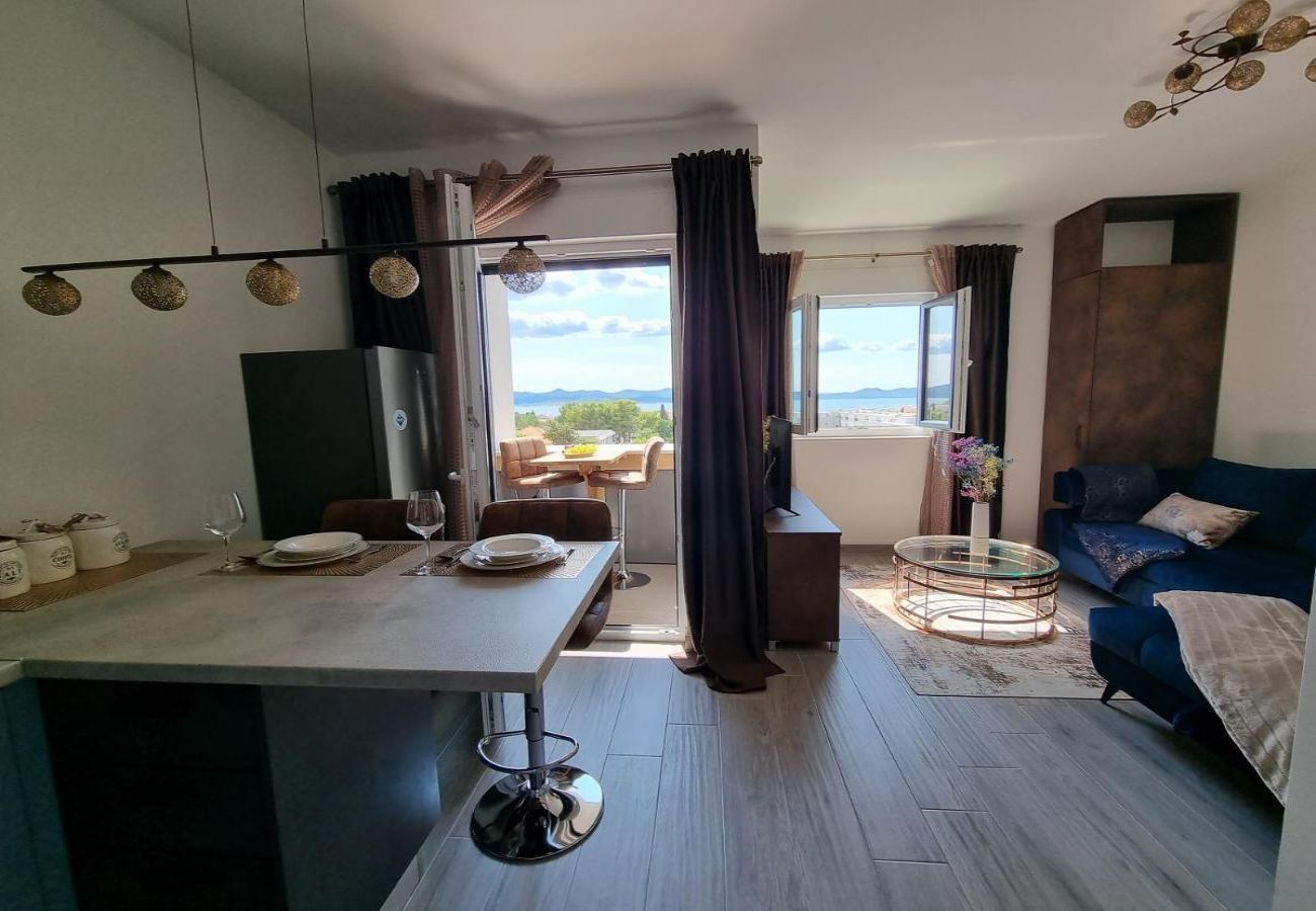 Studio à Zadar - Appartement Studio dans Zadar avec vue mer, Balcon, Climatisation, WIFI (5114-1)