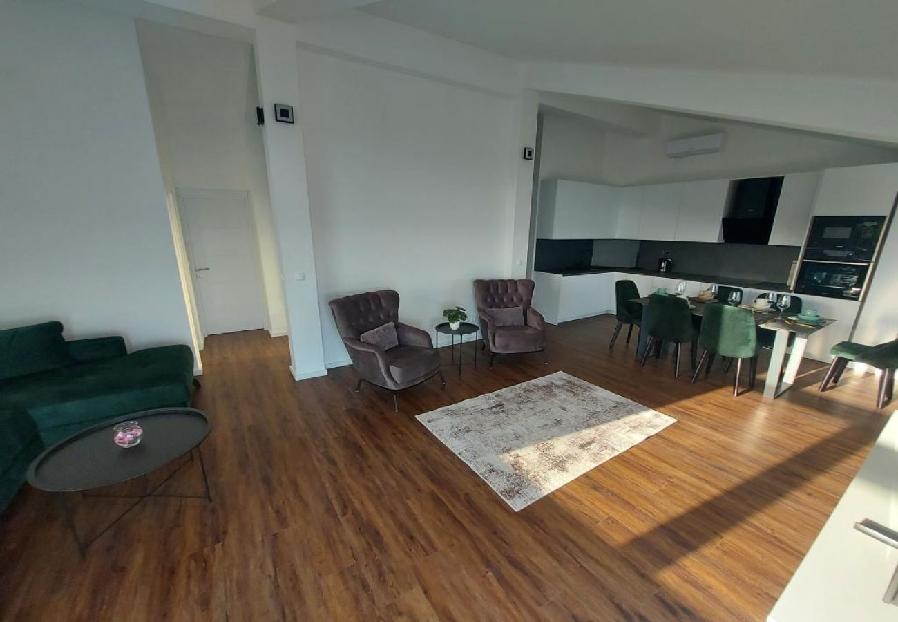 Appartement à Lokva Rogoznica - Appartement dans Lokva Rogoznica avec vue mer, terrasse, Climatisation, WIFI (5118-1)