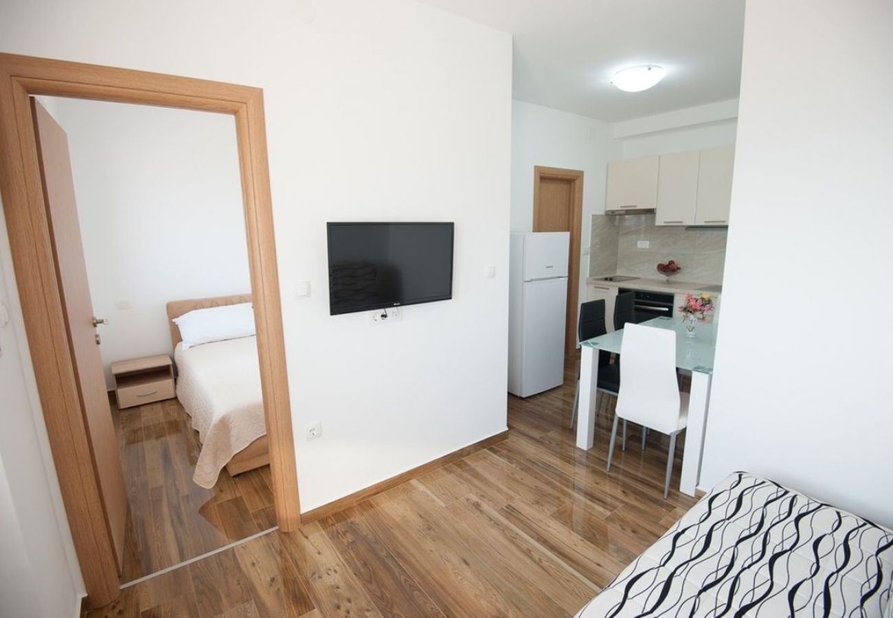 Appartement à Podstrana - Appartement dans Podstrana-Sv.Martin avec vue mer, Balcon, Climatisation, WIFI (5117-7)