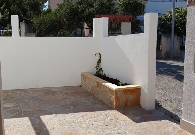 Maison à Milna - Maison de vacances dans Milna avec terrasse, Climatisation, WIFI, Machine à laver (5123-1) Maison à Milna - Maison de vacances dans Milna avec terrasse, Climatisation, WIFI, Machine à laver (5123-1)