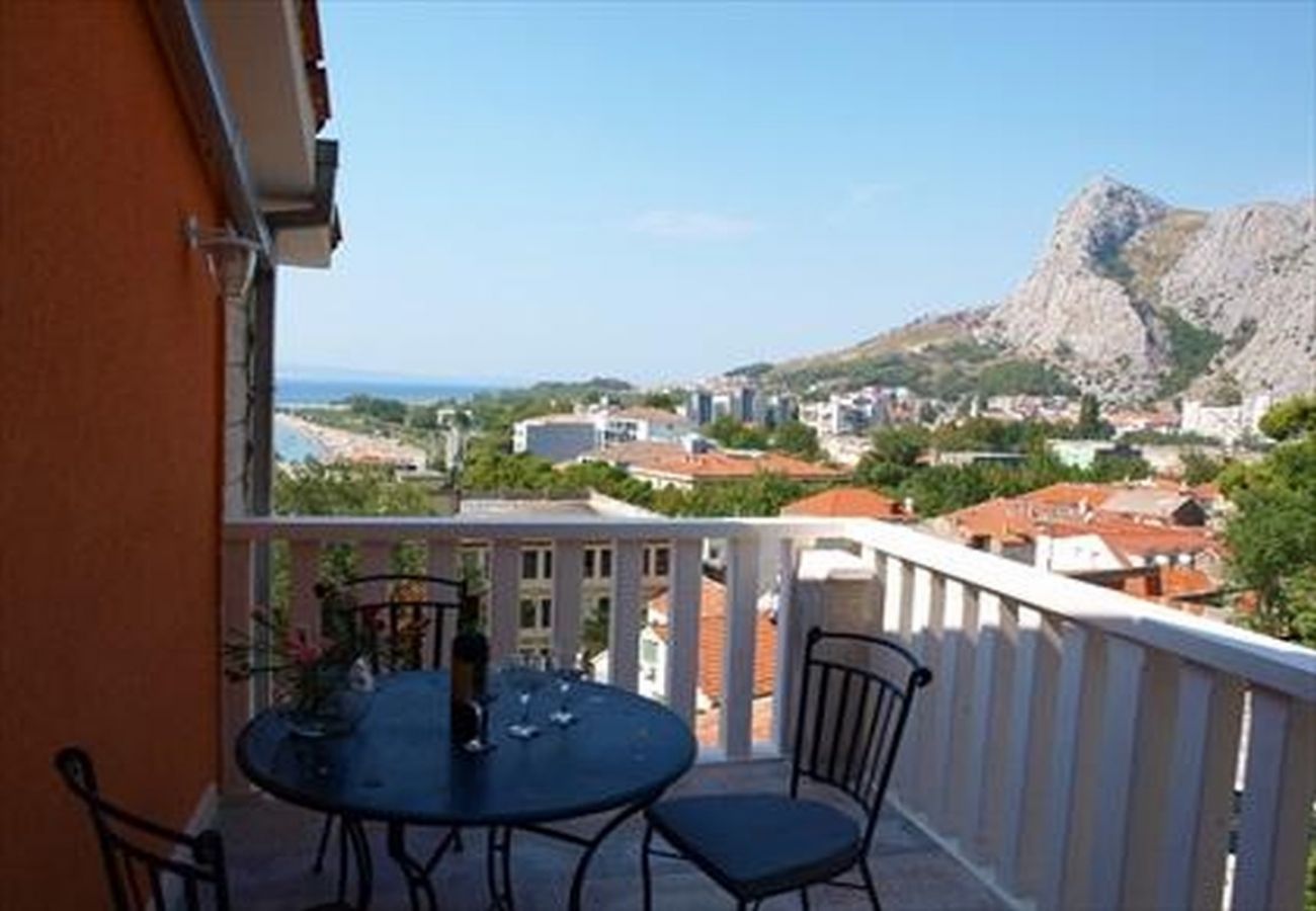 Appartement à Omiš - Appartement dans Omiš avec vue mer, Balcon, Climatisation, WIFI (5129-5)