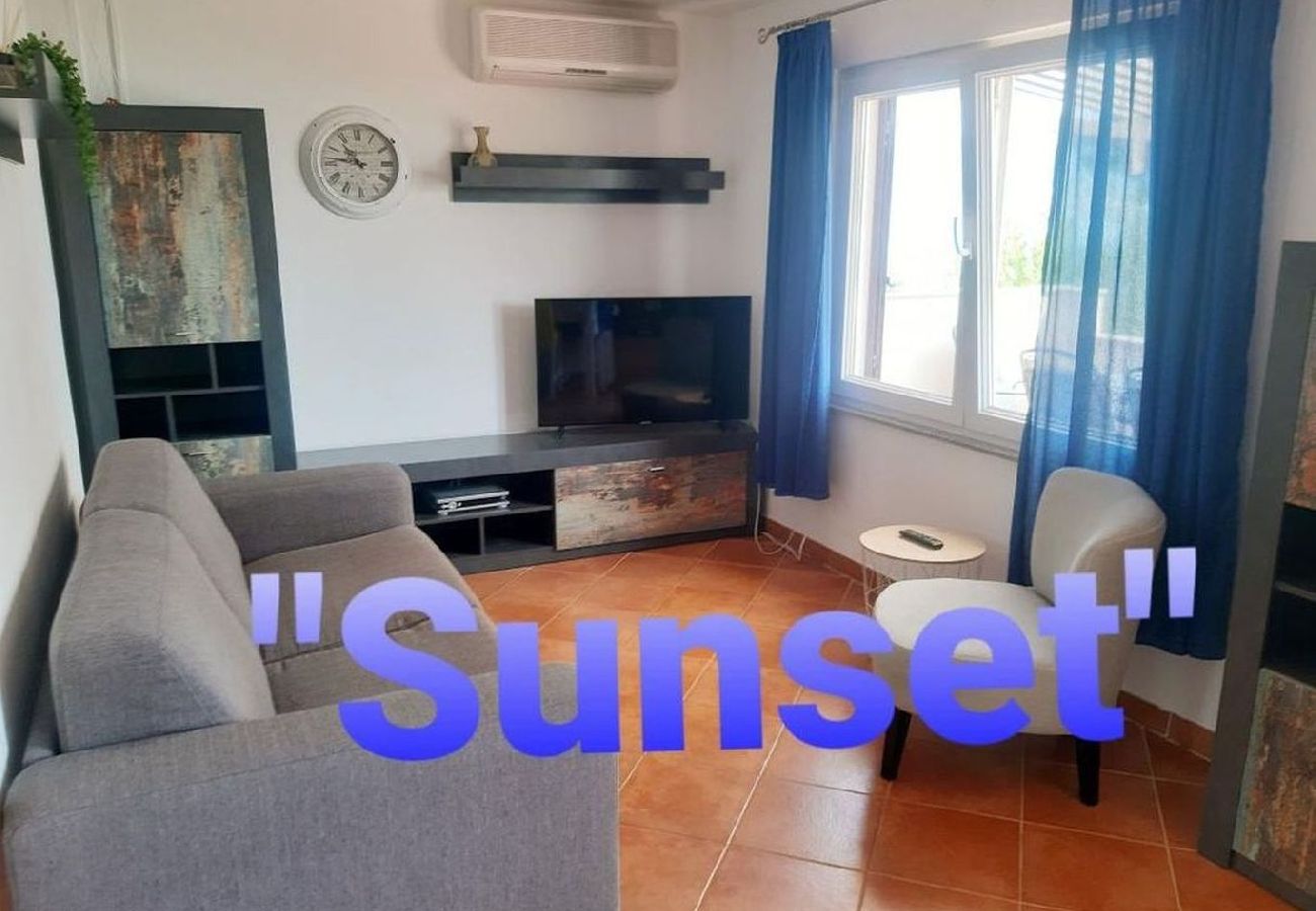 Appartement à Slatine - Appartement dans Slatine avec vue mer, Balcon, Climatisation, WIFI (5130-1)