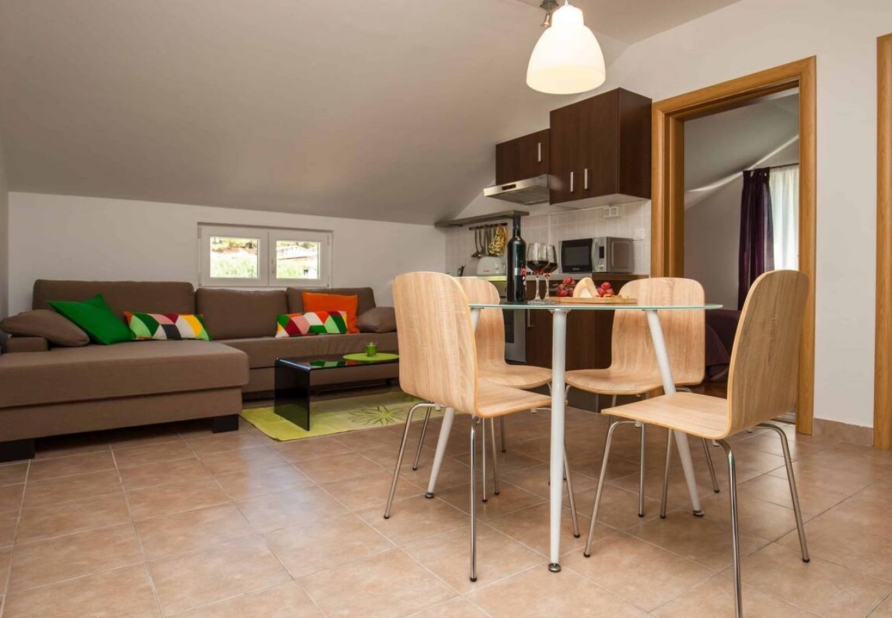 Appartement à Bol - Appartement dans Bol avec vue mer, terrasse, Climatisation, WIFI (5126-1)