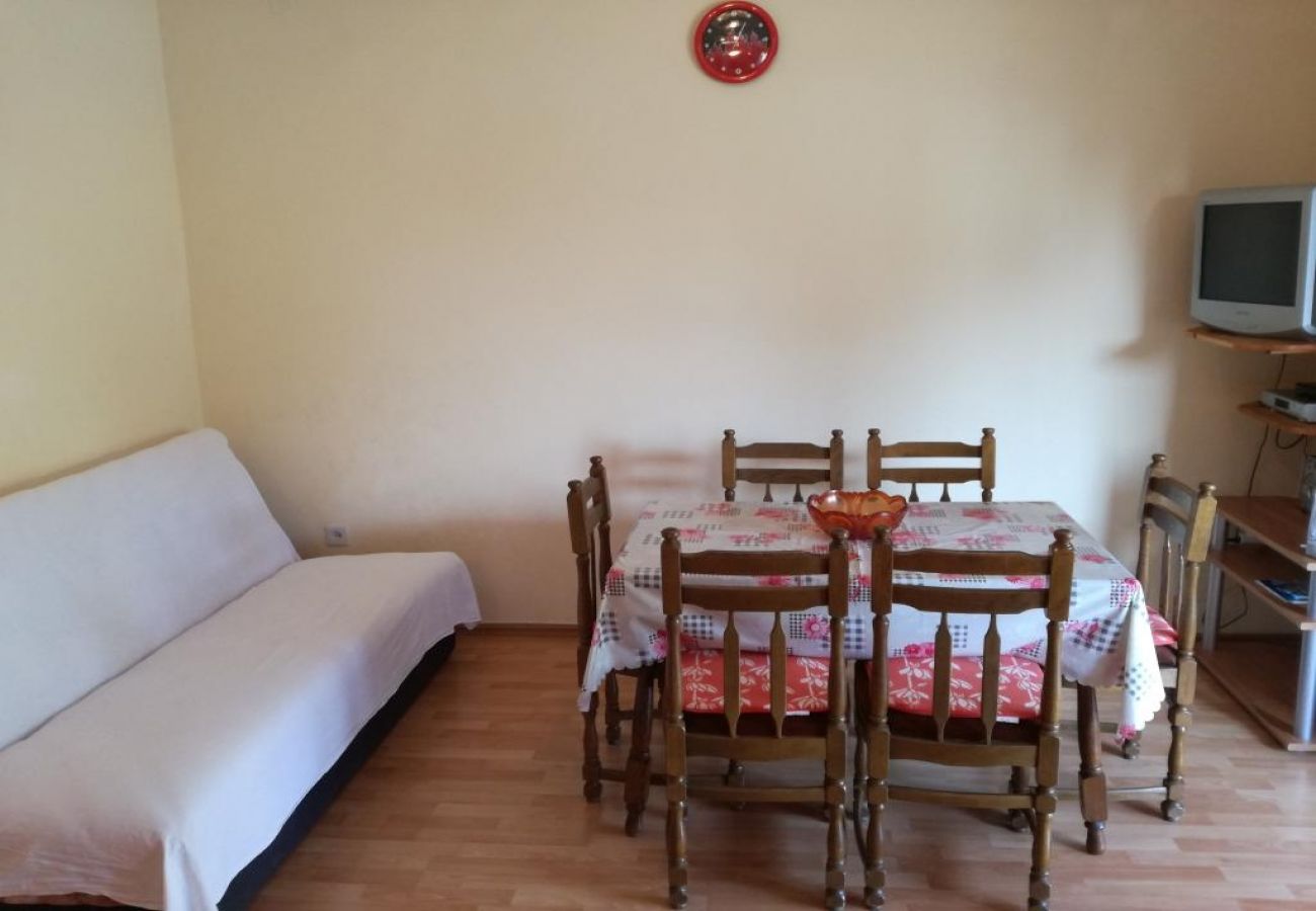 Appartement à Okrug Donji - Appartement dans Okrug Donji avec vue mer, terrasse, Climatisation, WIFI (5136-1)