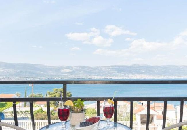Appartement à Arbanija - Appartement dans Arbanija avec vue mer, Balcon, Climatisation, WIFI (5137-1) Appartement à Arbanija - Appartement dans Arbanija avec vue mer, Balcon, Climatisation, WIFI (5137-1)