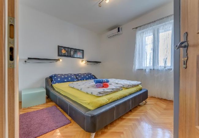 Appartement à Arbanija - Appartement dans Arbanija avec vue mer, terrasse, Climatisation, WIFI (5138-2) Appartement à Arbanija - Appartement dans Arbanija avec vue mer, terrasse, Climatisation, WIFI (5138-2)