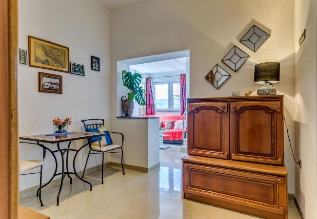 Appartement à Arbanija - Appartement dans Arbanija avec vue mer, terrasse, Climatisation, WIFI (5138-2) Appartement à Arbanija - Appartement dans Arbanija avec vue mer, terrasse, Climatisation, WIFI (5138-2)