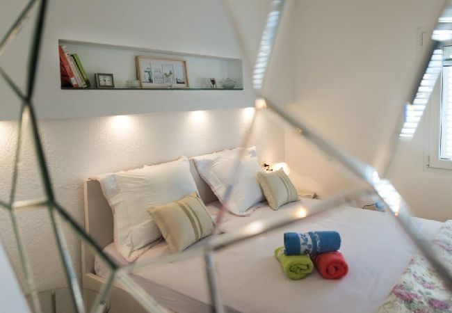 Appartement à Arbanija - Appartement dans Arbanija avec vue mer, Balcon, Climatisation, WIFI (5138-1) Appartement à Arbanija - Appartement dans Arbanija avec vue mer, Balcon, Climatisation, WIFI (5138-1)