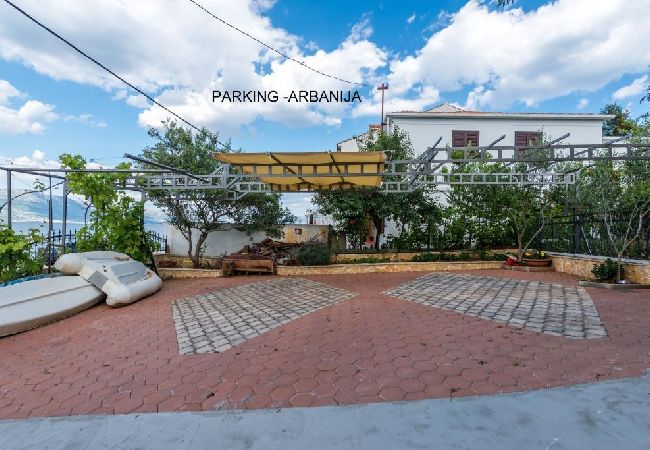 Appartement à Arbanija - Appartement dans Arbanija avec vue mer, Balcon, Climatisation, WIFI (5138-1) Appartement à Arbanija - Appartement dans Arbanija avec vue mer, Balcon, Climatisation, WIFI (5138-1)