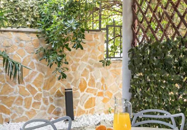 Appartement à Arbanija - Appartement dans Arbanija avec terrasse, Climatisation, WIFI (5139-4) Appartement à Arbanija - Appartement dans Arbanija avec terrasse, Climatisation, WIFI (5139-4)