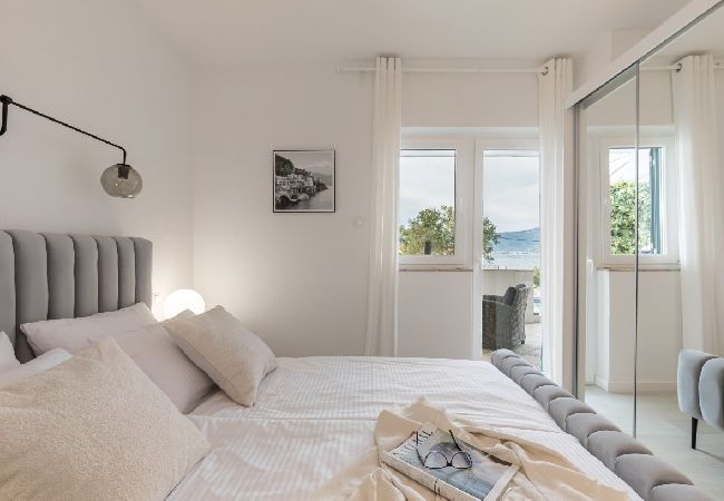 Appartement à Arbanija - Appartement dans Arbanija avec vue mer, terrasse, Climatisation, WIFI (5139-3) Appartement à Arbanija - Appartement dans Arbanija avec vue mer, terrasse, Climatisation, WIFI (5139-3)