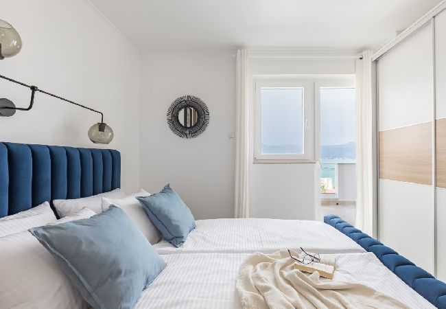 Appartement à Arbanija - Appartement dans Arbanija avec vue mer, terrasse, Climatisation, WIFI (5139-1) Appartement à Arbanija - Appartement dans Arbanija avec vue mer, terrasse, Climatisation, WIFI (5139-1)