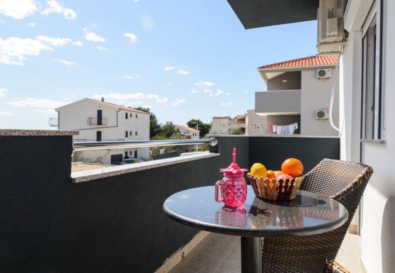 Appartement à Okrug Gornji - Appartement dans Okrug Gornji avec vue mer, Balcon, Climatisation, WIFI (5134-7)