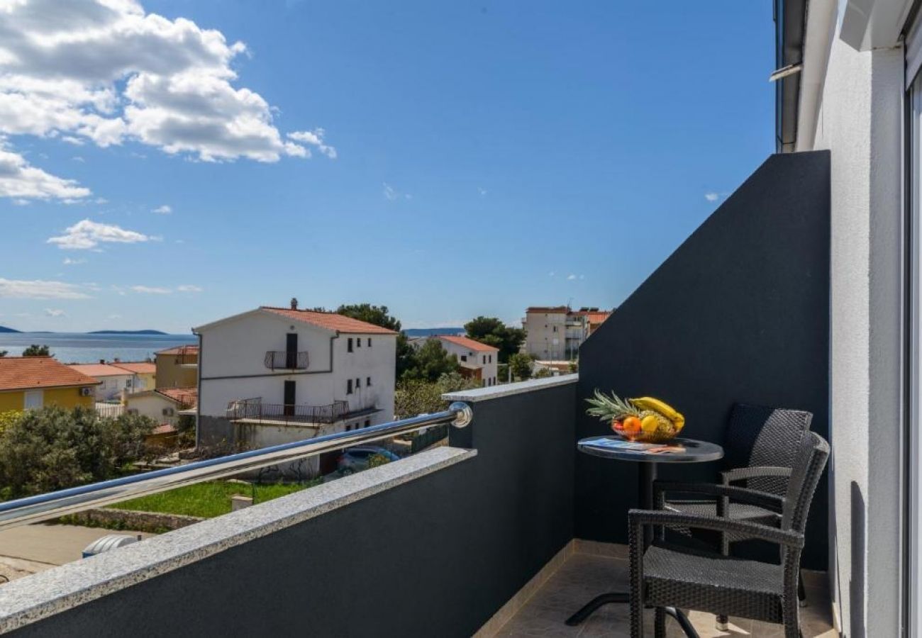 Appartement à Okrug Gornji - Appartement dans Okrug Gornji avec vue mer, Balcon, Climatisation, WIFI (5134-5)