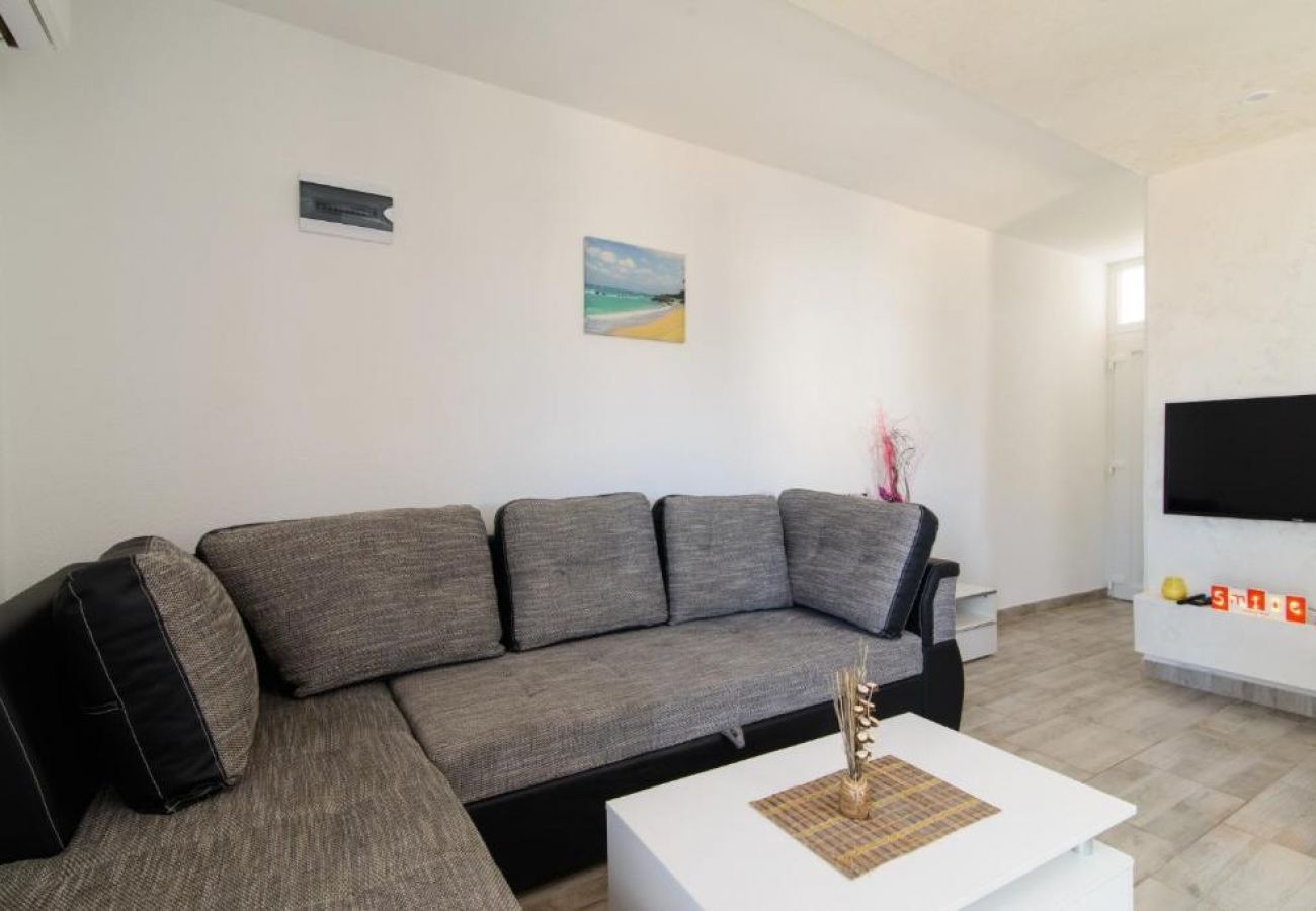 Appartement à Okrug Gornji - Appartement dans Okrug Gornji avec vue mer, terrasse, Climatisation, WIFI (5134-4)