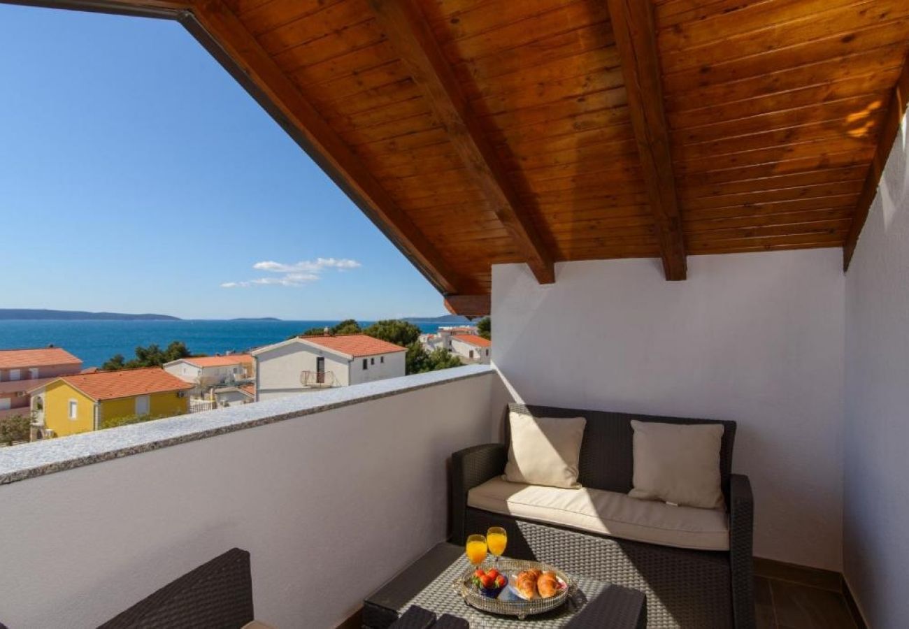 Appartement à Okrug Gornji - Appartement dans Okrug Gornji avec vue mer, Balcon, Climatisation, WIFI (5134-2)