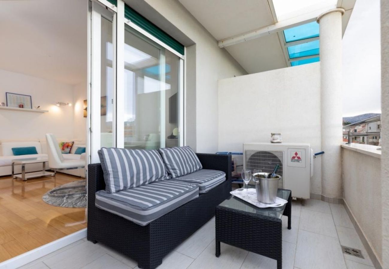 Appartement à Split - Appartement dans Split avec vue mer, Balcon, Climatisation, WIFI (5141-1)