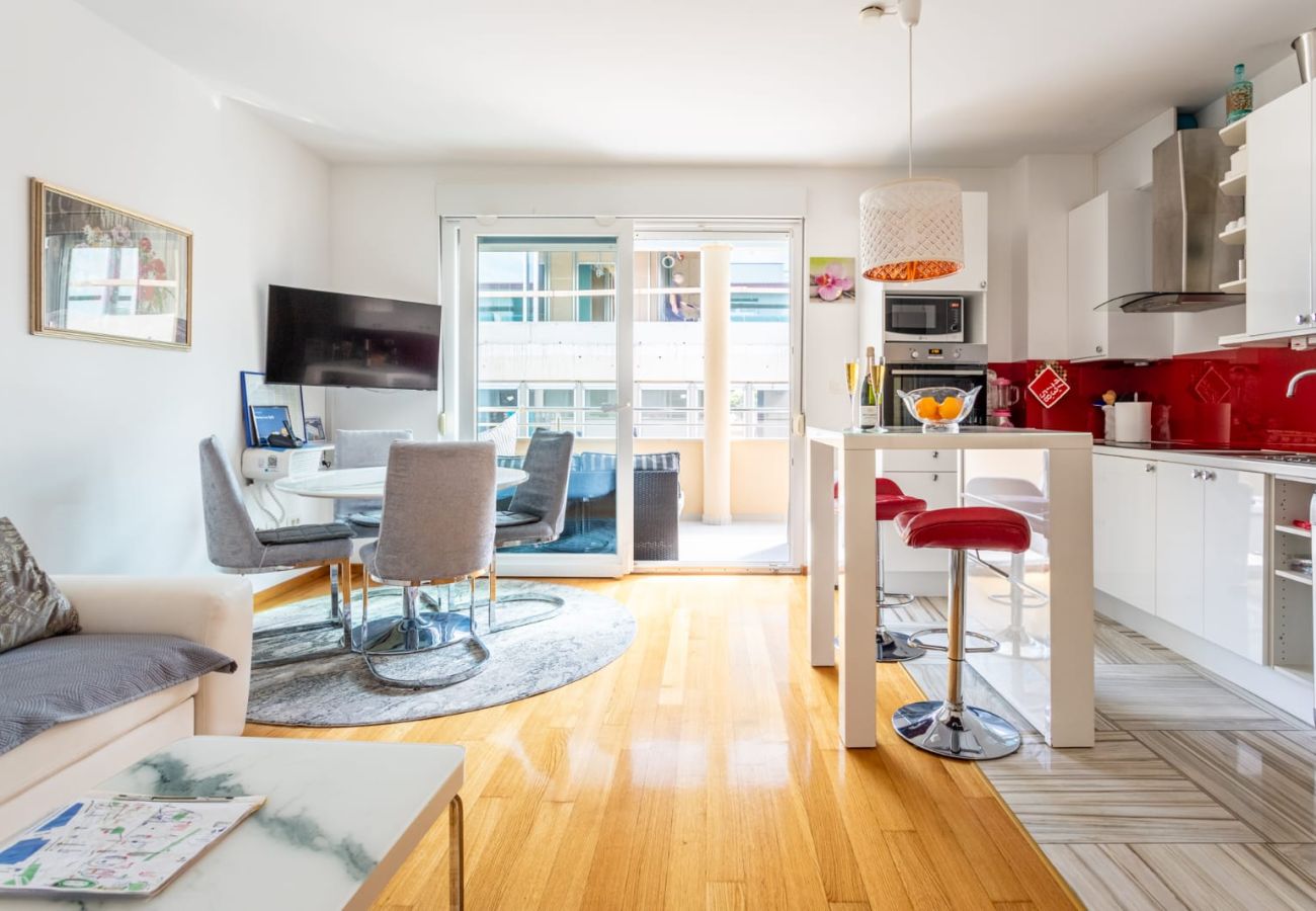 Appartement à Split - Appartement dans Split avec Balcon, Climatisation, WIFI (5141-1)