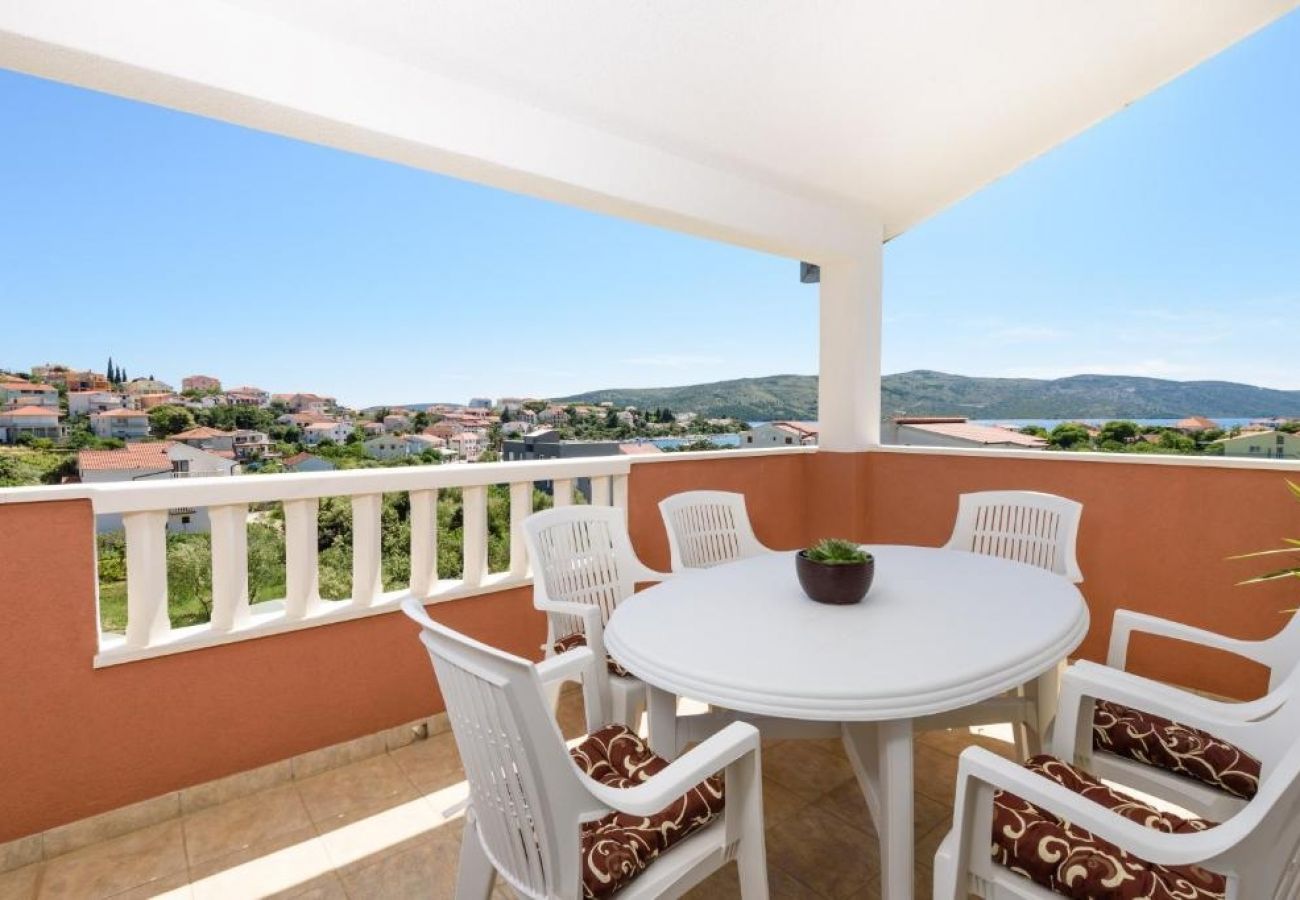 Appartement à Seget Vranjica - Appartement dans Seget Vranjica avec vue mer, terrasse, Climatisation, WIFI (5142-4)