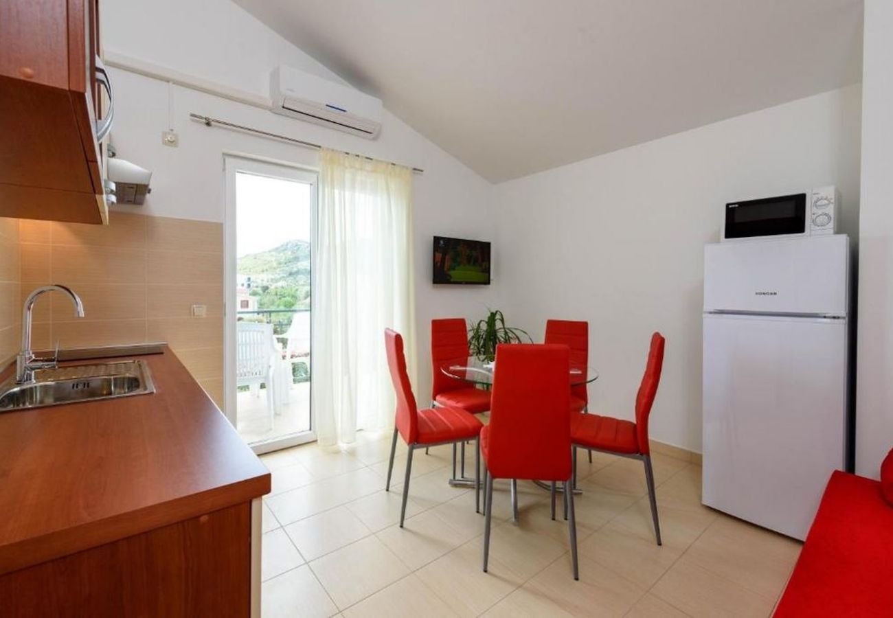 Appartement à Seget Vranjica - Appartement dans Seget Vranjica avec vue mer, Balcon, Climatisation, WIFI (5142-3)