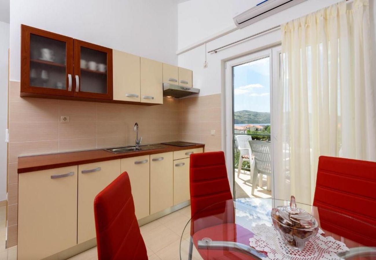 Appartement à Seget Vranjica - Appartement dans Seget Vranjica avec vue mer, Balcon, Climatisation, WIFI (5142-3)