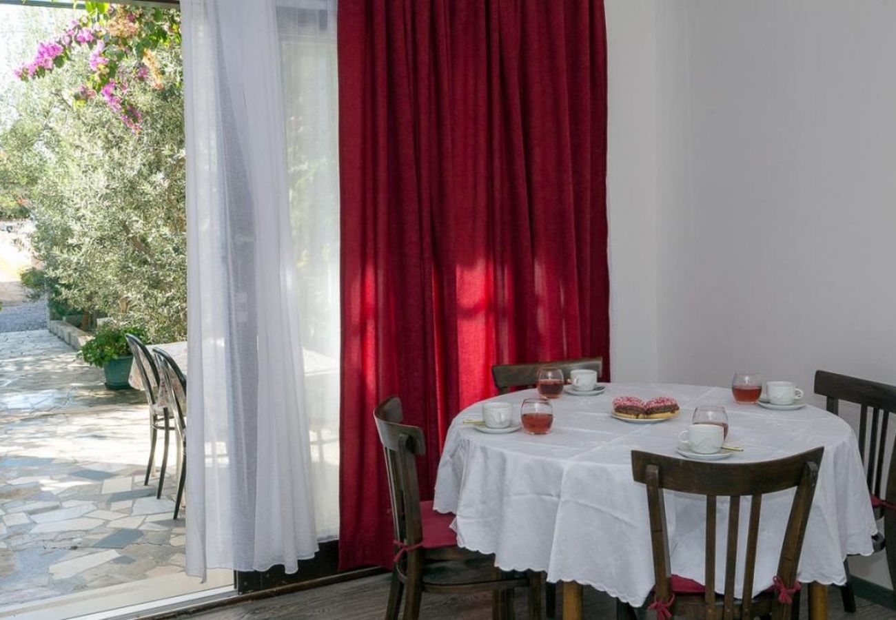 Appartement à Duce - Appartement dans Duće avec terrasse, Climatisation, WIFI, Lave-vaisselle (5146-8)