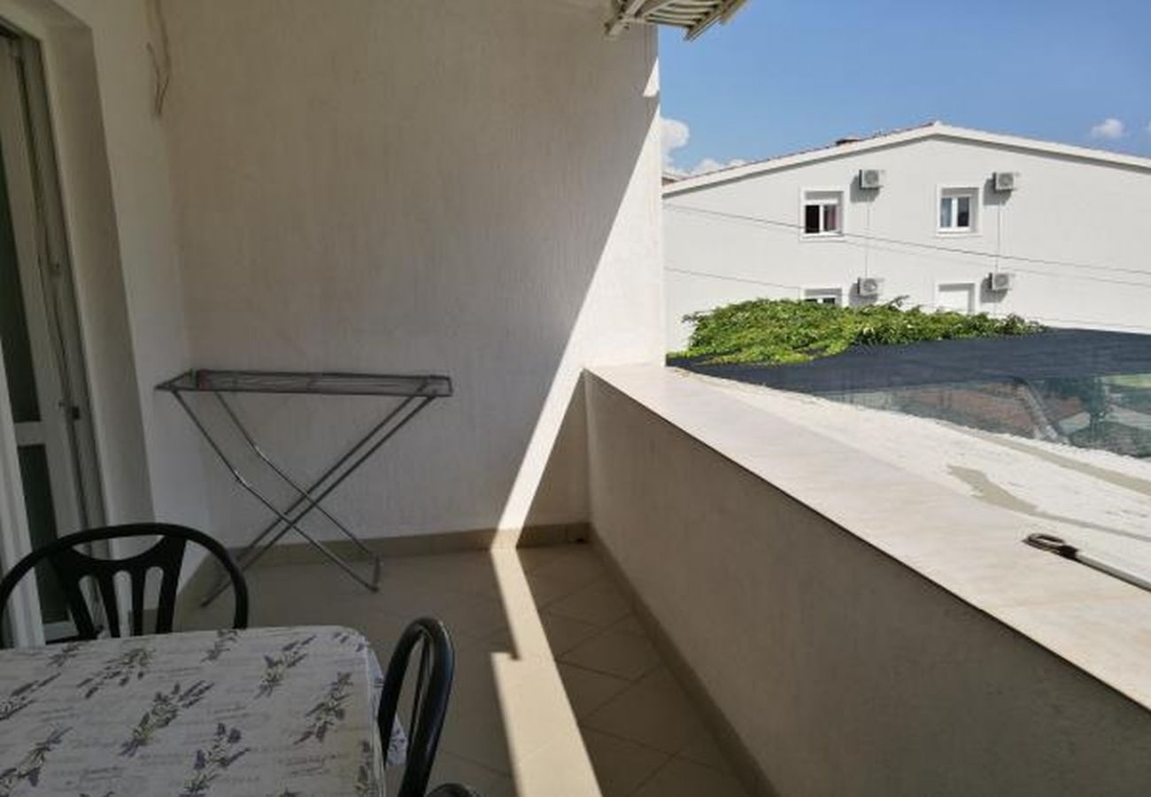 Appartement à Duce - Appartement dans Duće avec vue mer, Balcon, Climatisation, WIFI (5146-6)