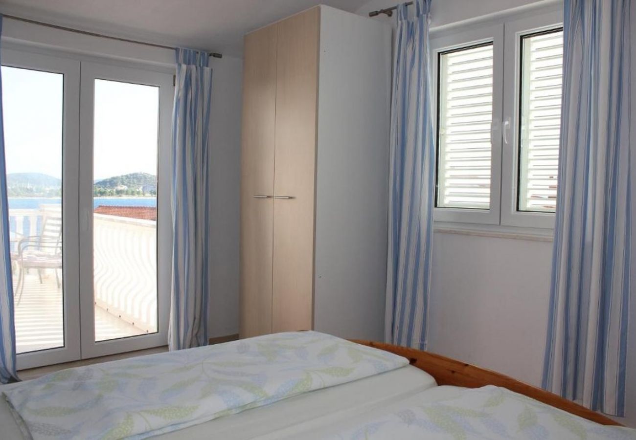 Appartement à Rogoznica - Appartement dans Rogoznica avec vue mer, Balcon, Climatisation, WIFI (5148-4)