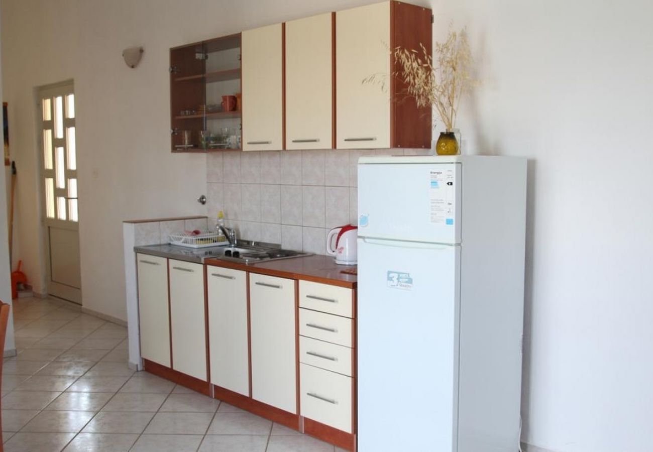 Appartement à Ražanj - Appartement dans Ražanj avec vue mer, Balcon, Climatisation, WIFI (5150-3)